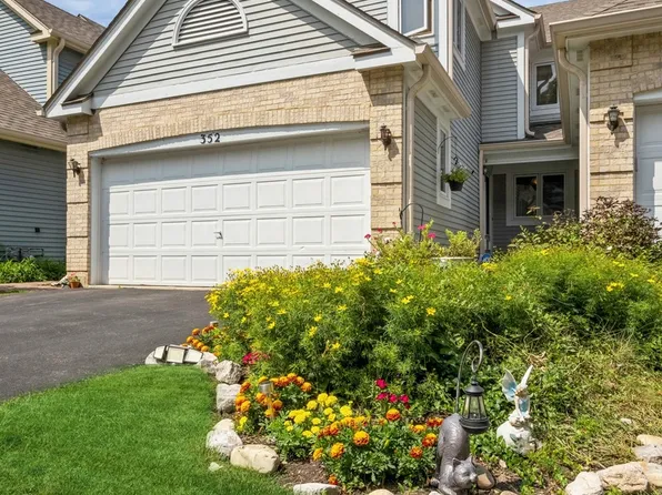 352 Bristol Ln, Fox River Grove, IL 60021