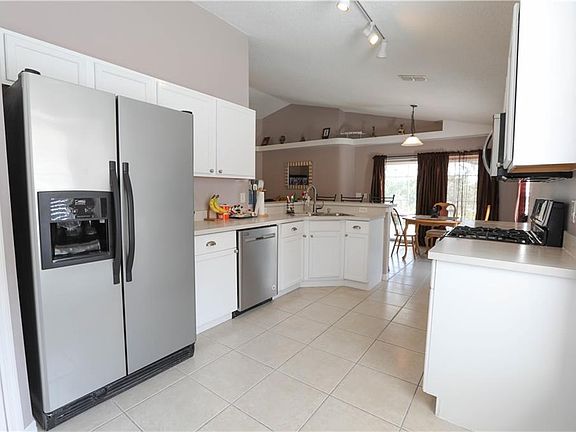 4th image of 102 Manoel Ln