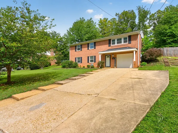 4725 Springbrook Dr, Annandale, VA 22003