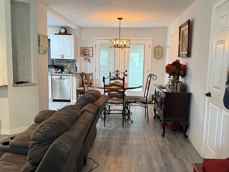 504 Lee St — Photo 8