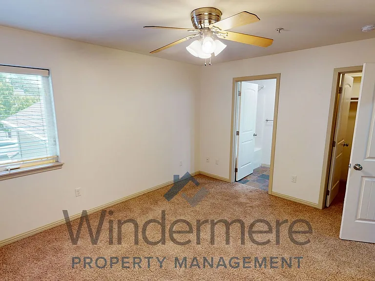1100 S College Ave — Photo 13