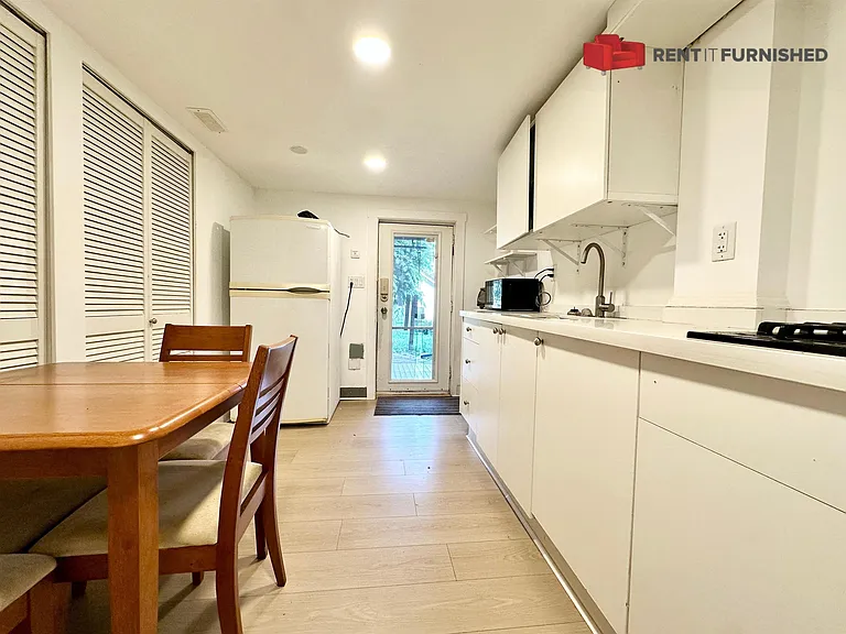 1522 W 8th Ave — Photo 4