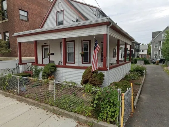 14 Irwin St, Winthrop, MA 02152