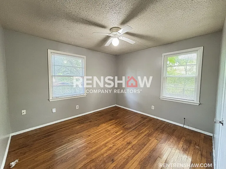 4694 McCrory Ave — Photo 9