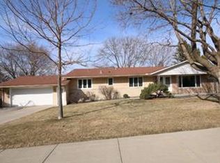 3030 Silver Lake Rd, Saint Anthony, MN 55418