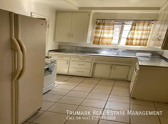 2nd image of 3731 Los Feliz Blvd #3/4