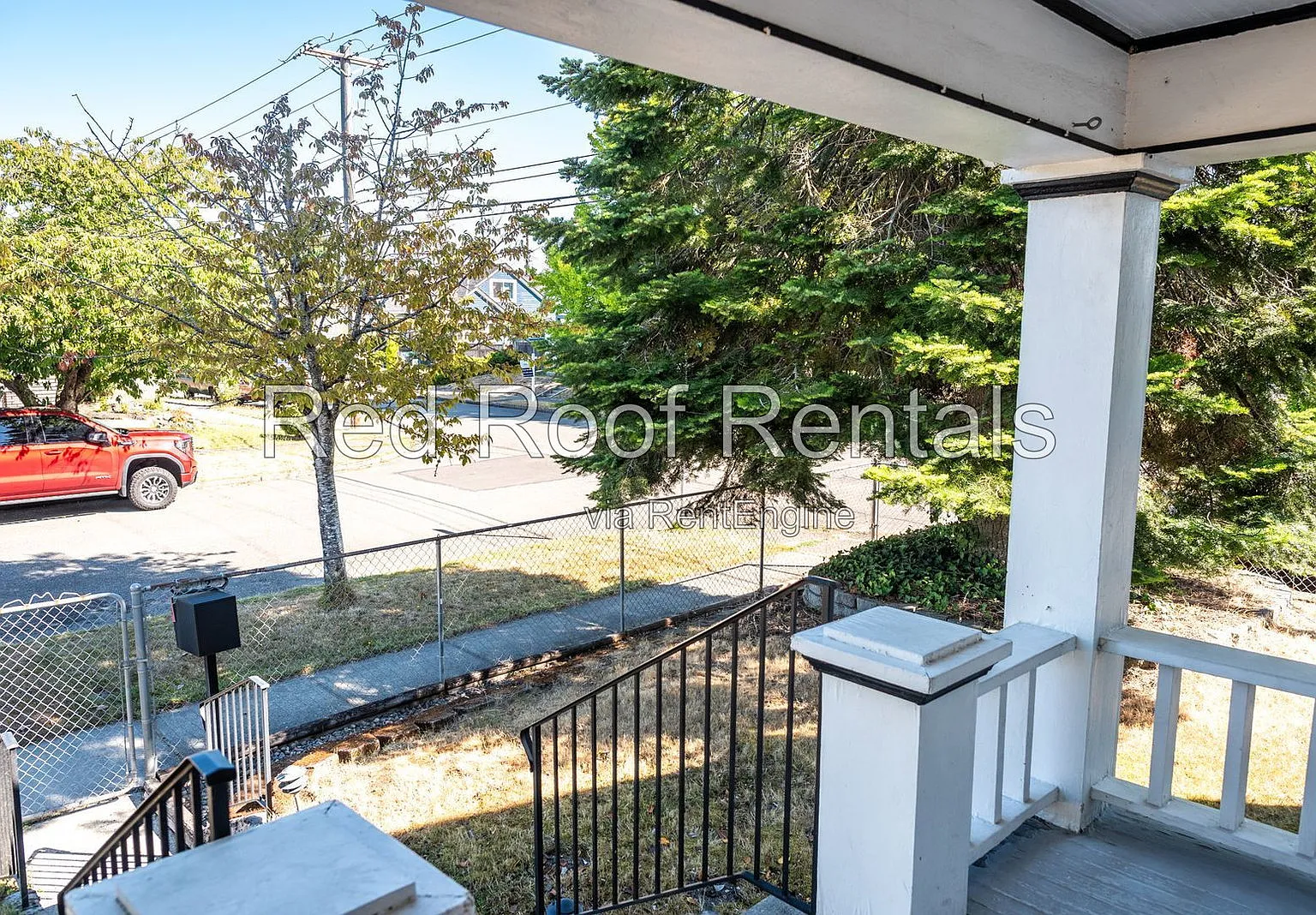 2 bed, 1.0 bath, 1320 sqft, $2,050 — Photo 3