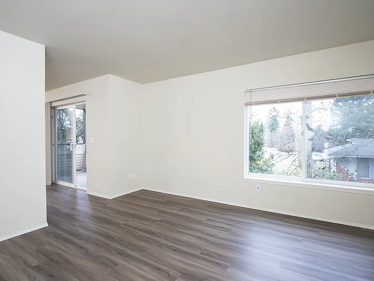 3 Bed 2 Bath - 1,135 Sq Ft 3 Bed 2 Bath - 1,135 Sq Ft