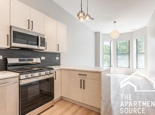 1104 W Taylor St #3F, Chicago, IL 60607