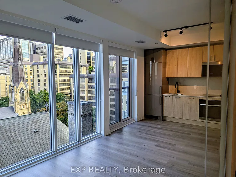 280 Dundas St W #814 — Photo 9