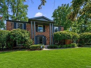 1629 Spotswood Dr, Bloomfield Hills, MI 48302