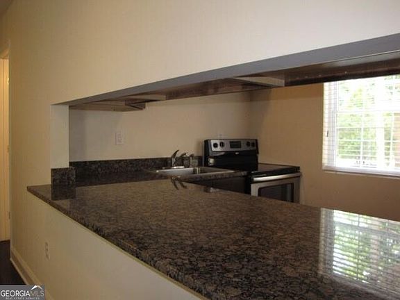 4th image of 805 Piedmont Ave NE #4