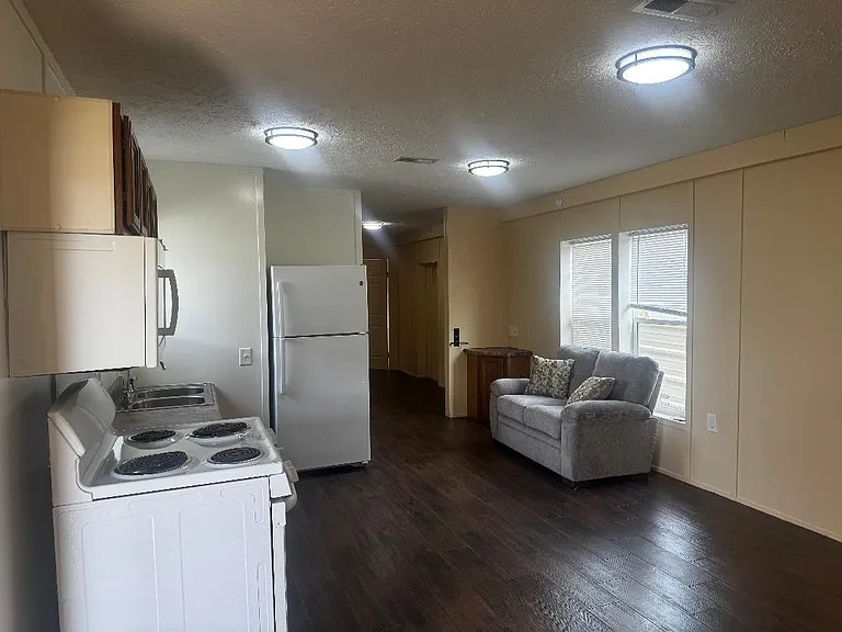 13929 Eagle Pass St — Photo 10
