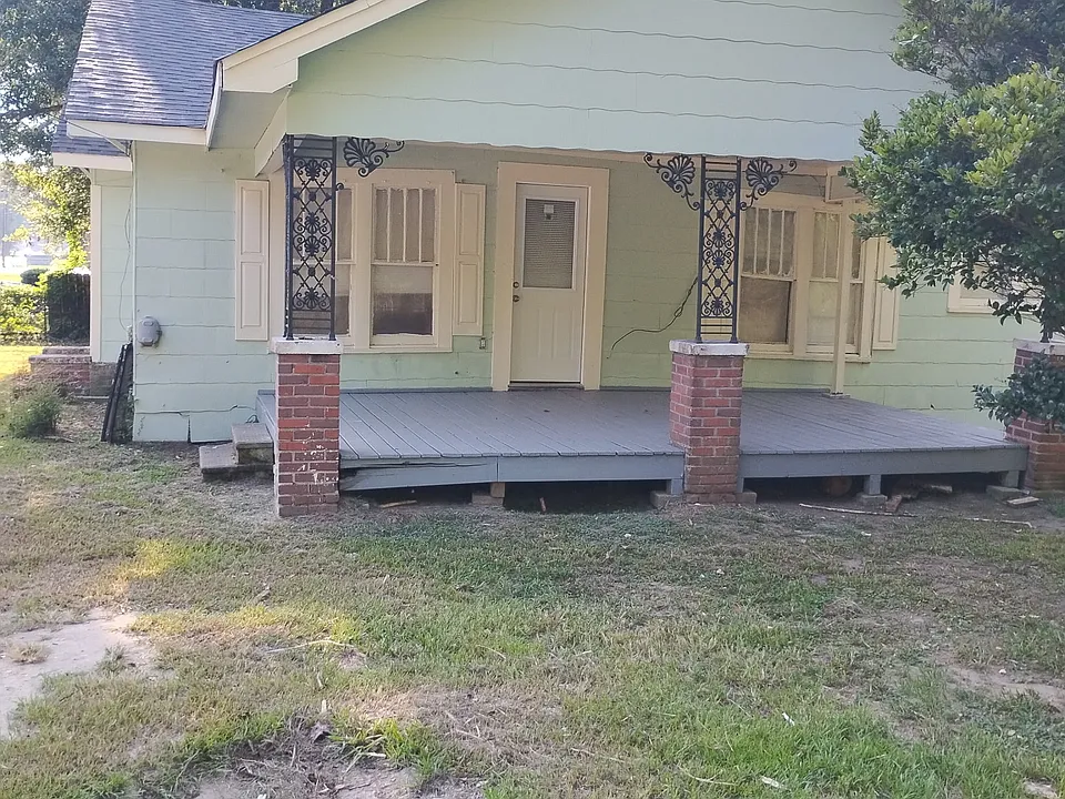 160 Airport Rd