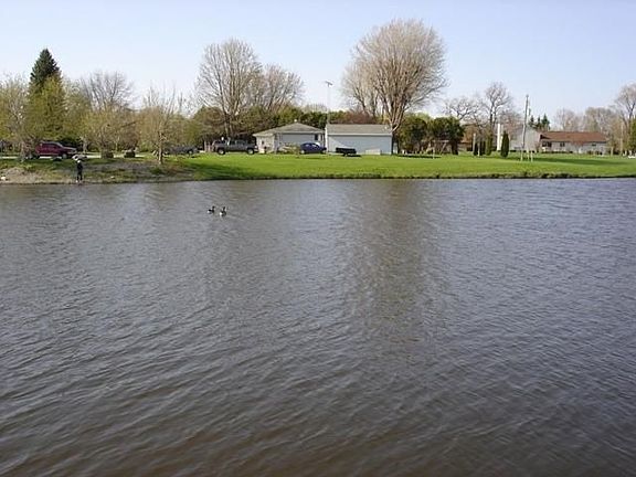 5th image of 3284 Creek Side Dr