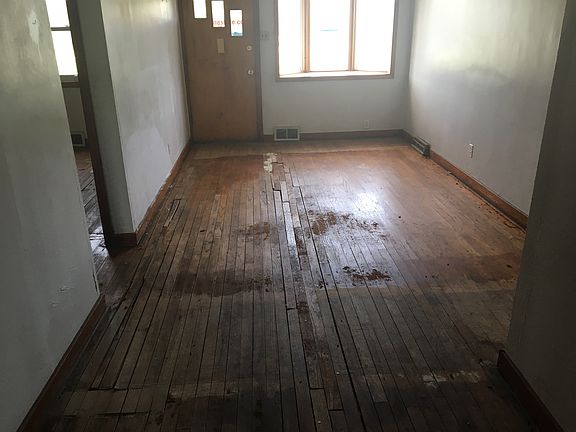 4th image of 4927 White Oak Ave #Home