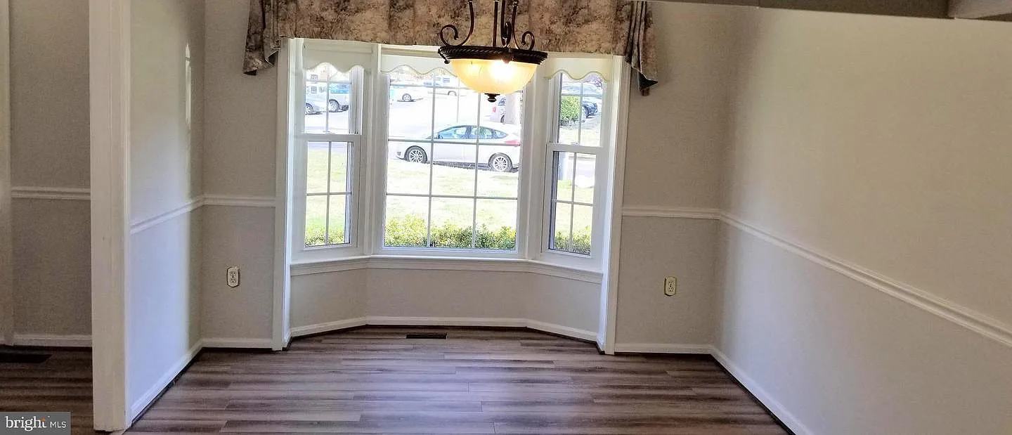 3 bed, 3.5 bath, 1812 sqft, $2,800 — Photo 4
