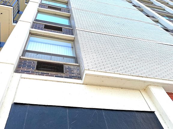 3rd image of 1455 N Sandburg Ter APT 1803