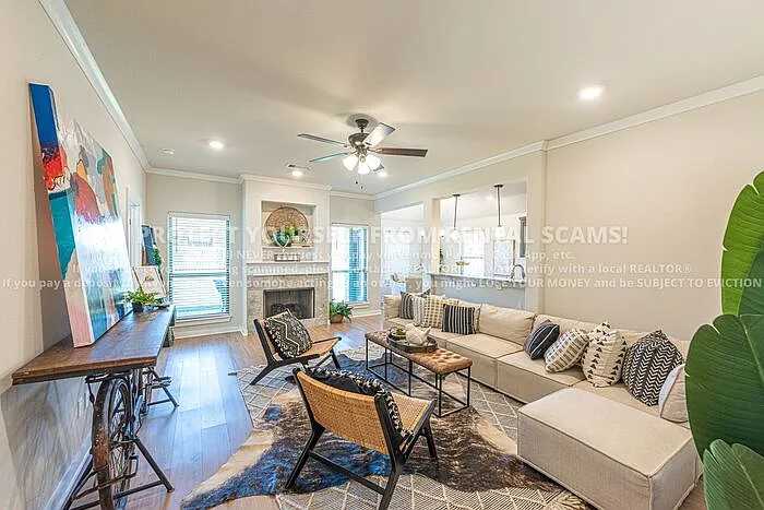347 W Tyler Rd — Photo 3