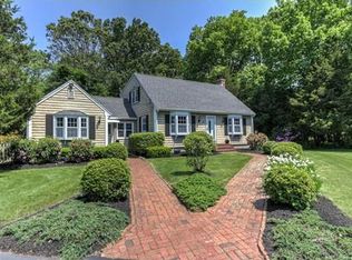 8 Colonial Rd, Medway, MA 02053