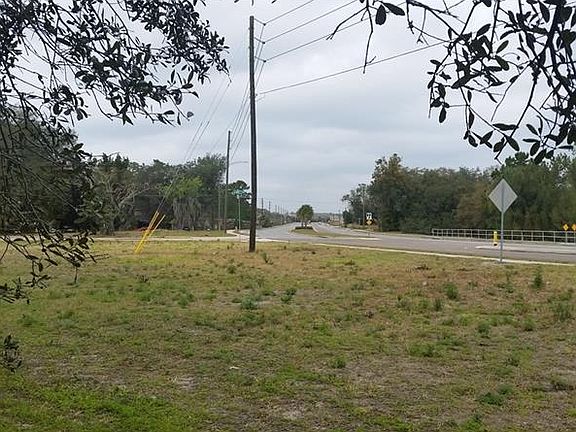 3rd image of 1921 E Lake Dr
