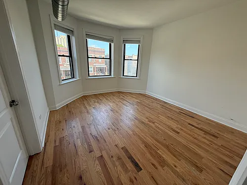 2241 W Augusta Blvd #2F Photo 1