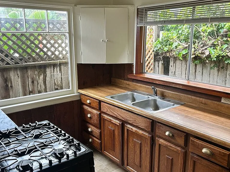 410 Tulare Ave — Photo 14