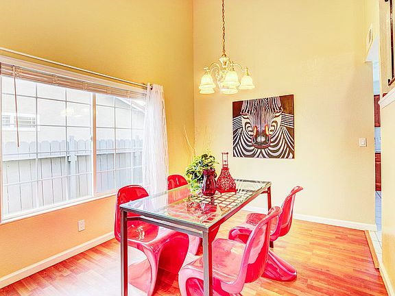 5th image of 32647 Almaden Blvd