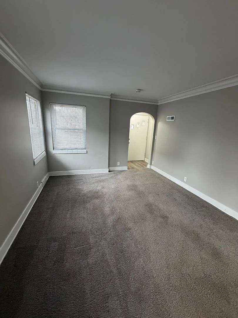 1913 Stirling Ave #2 photo 1