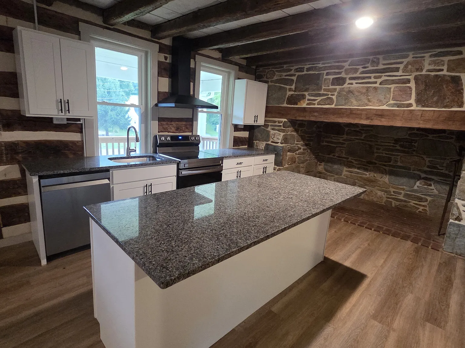 3 bed, 2.5 bath, 1440 sqft, $2,200 — Photo 2
