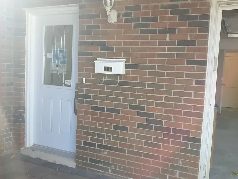 594 Birchmount Rd #LOWER — Photo 13