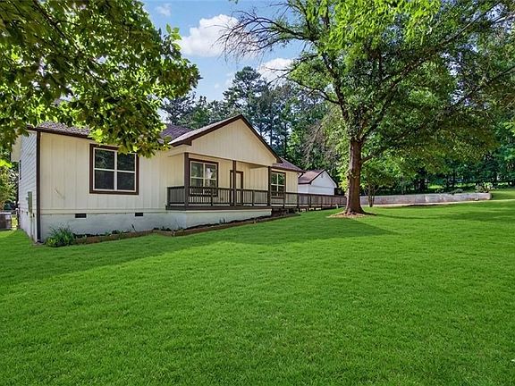 3rd image of 100 Willow Creek Dr