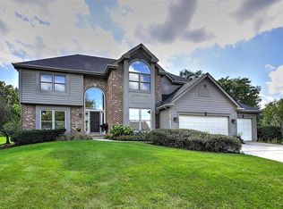 616 Young Ave, Batavia, IL 60510