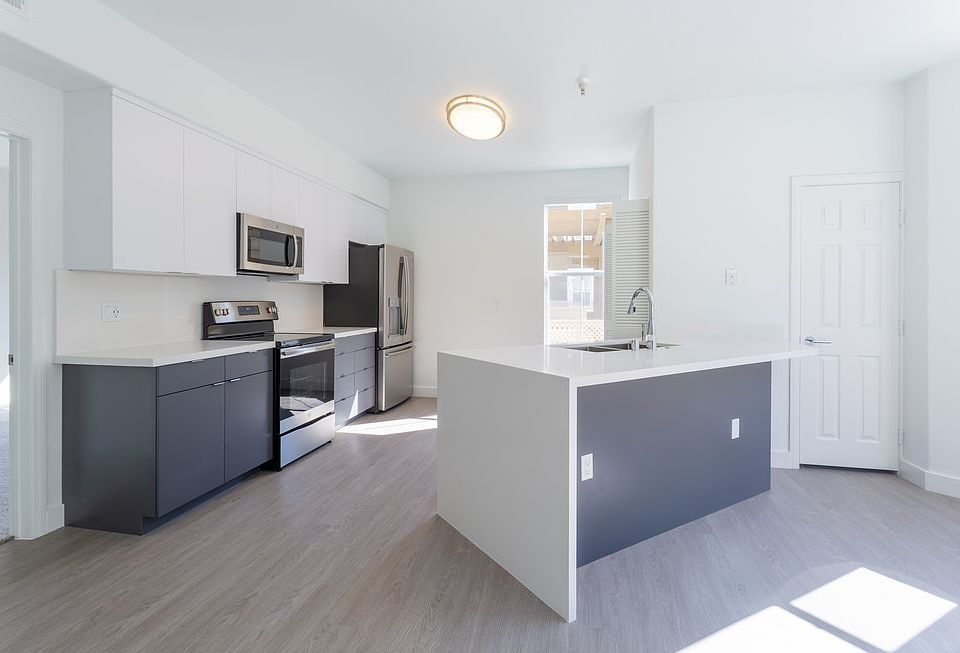 B3 - Kitchen