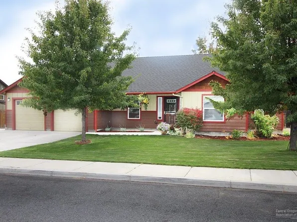 930 NW Spruce Ave, Redmond, OR 97756