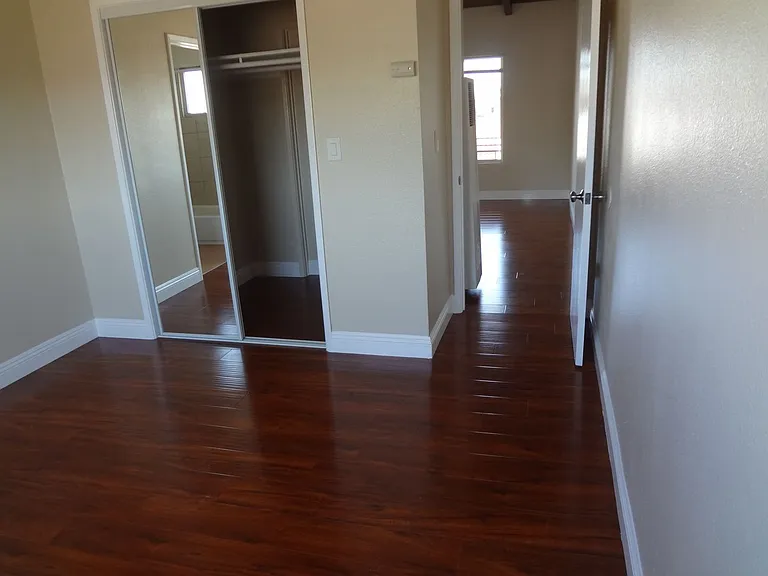 6346 Middleton Ave — Photo 8