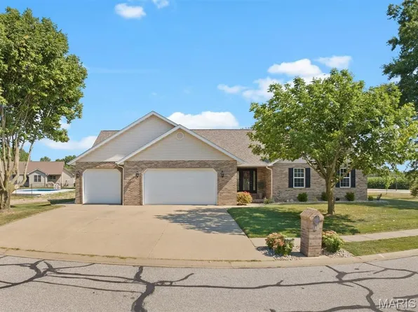 5 S Porte Dr, Highland, IL 62249