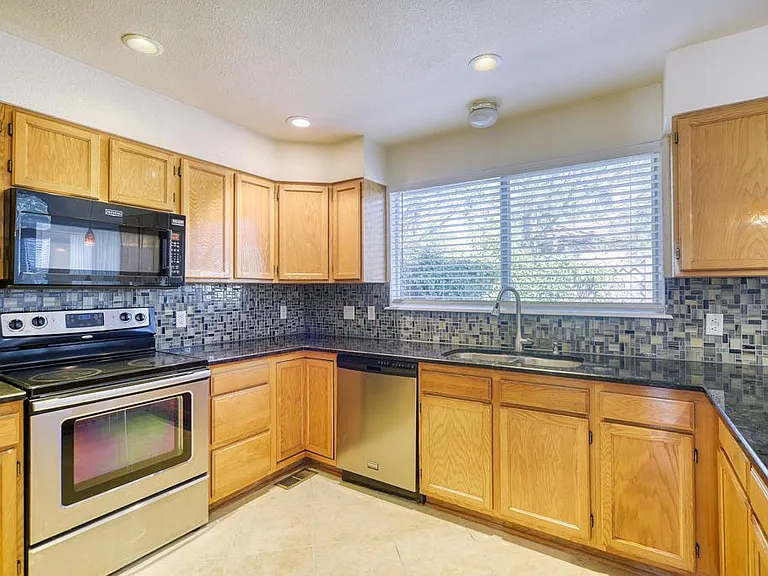 20455 E Crestline Pl — Photo 7