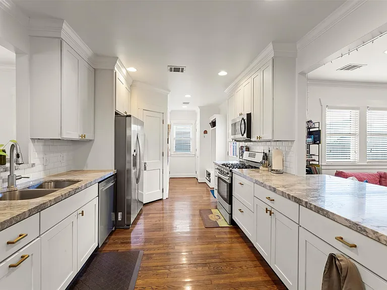 817 Gale St — Photo 13