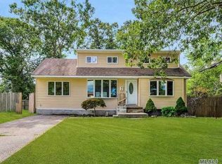 12 East Ct, Centereach, NY 11720