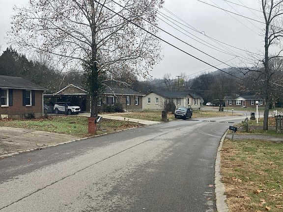 4th image of 324 Kingview Dr