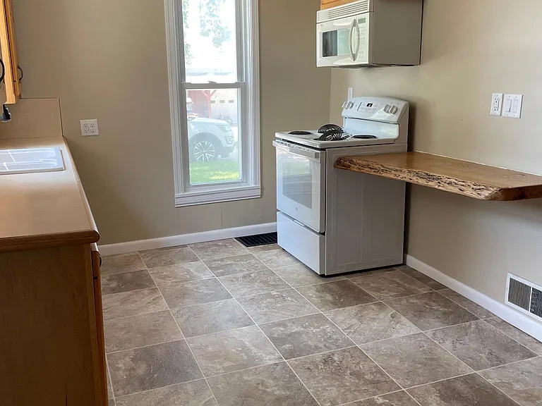 6943 W 800 N — Photo 6