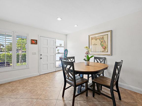 5th image of 409 Lighthouse Dr