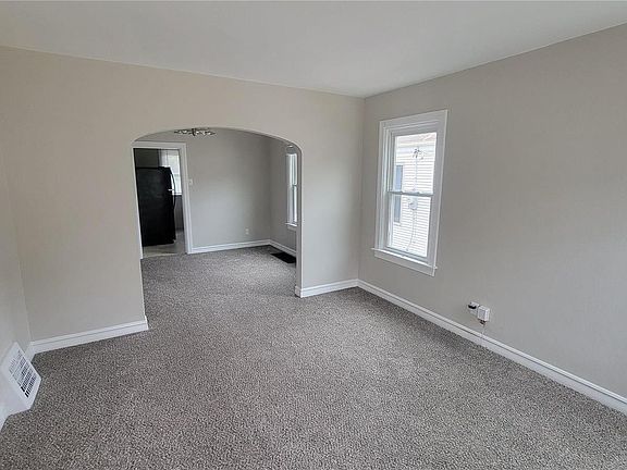 3rd image of 1352 Louisville Ave