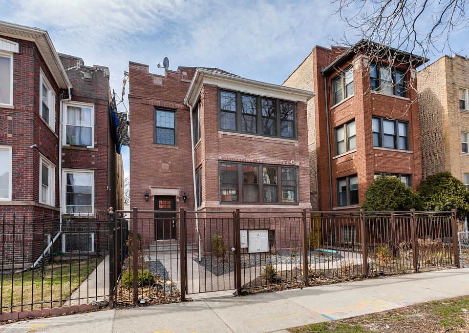 1st image of 4850 N Albany Ave #1