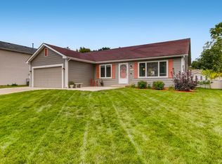 2007 Clematis Dr, Algonquin, IL 60102