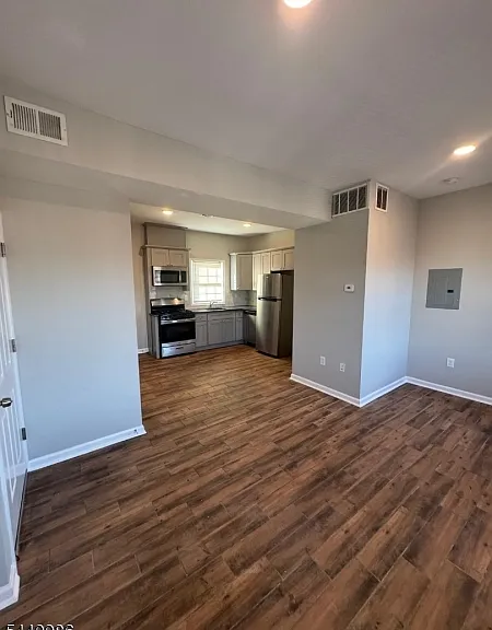 601 Magnolia Ave #6 — Photo 4