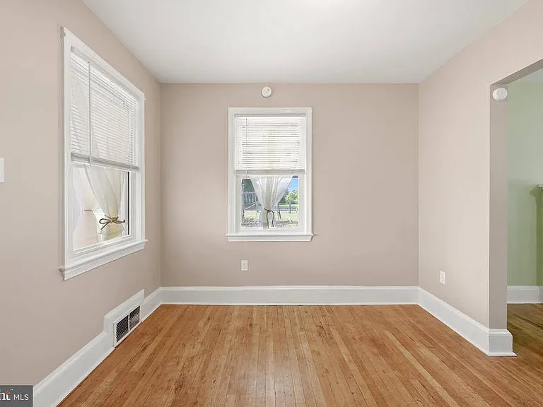 407 Manassas Ave — Photo 10