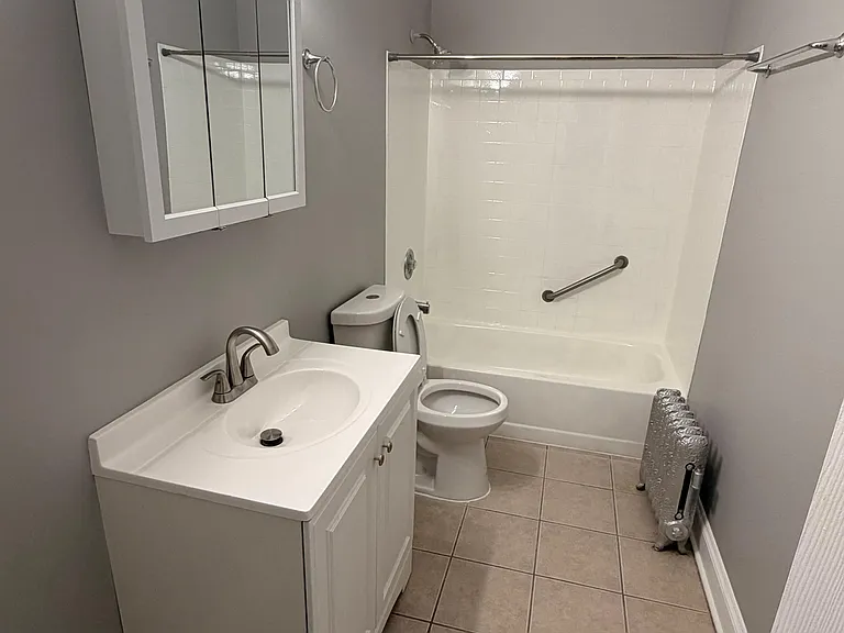 4739 S Ingleside Ave — Photo 5
