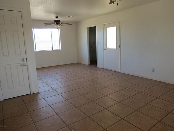 5th image of 1215 E Huron Ct